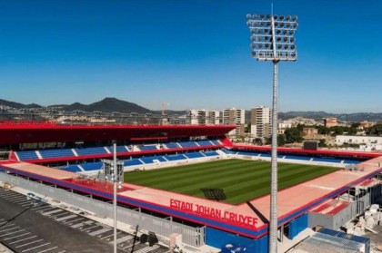 巴萨主场临时改至克鲁伊夫球场，新诺坎普启用再推迟