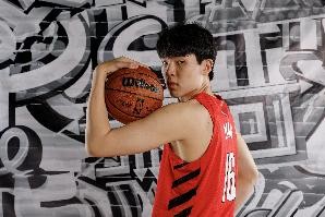 美记：杨瀚森是夏联表现最好的大个子 他的传球&amp;预判让我眼前一亮