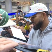 开云线上入口-好人！唐斯凌晨抵台开启中国行 还不忘关注明尼苏达校园枪击案